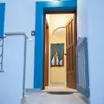 Themelina شقة Emborios