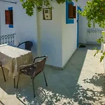 شقة Themelina Emborios