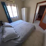 شقة Themelina