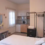 Themelina شقة Emborios