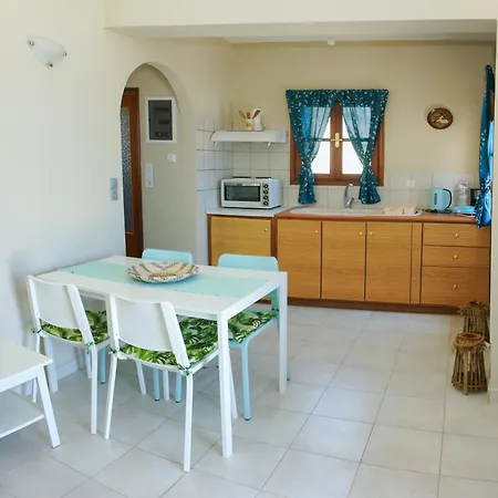 Themelina דירה Emborios