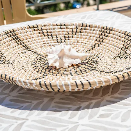 Themelina شقة Emborios