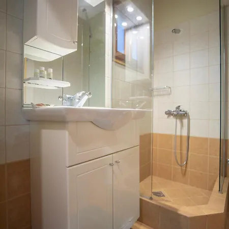 Apartment Themelina *