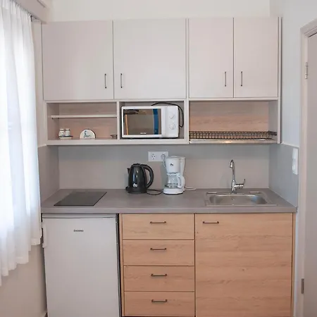 Apartment Themelina