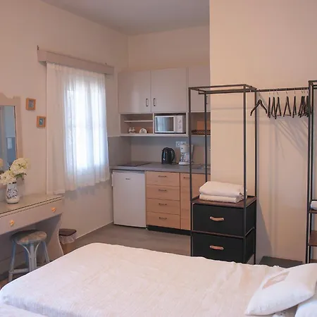 Themelina شقة Emborios