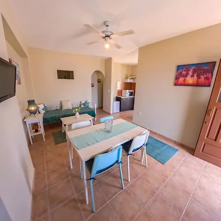 Apartment Themelina *