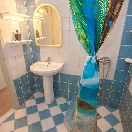 Themelina * Emborios