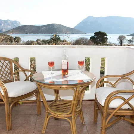 Themelina דירה Emborios